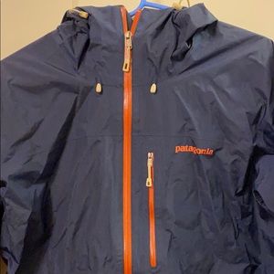 Men’s Patagonia rain jacket